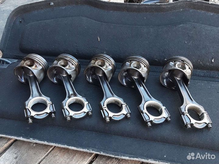 Шатун поршень Мерседес Спринтер 2.9 OM602