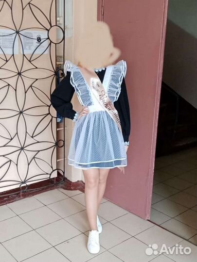 Белый школьный фартук