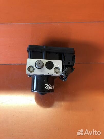 Блок (насос) ABS Nissan Navara D40 2004-2015