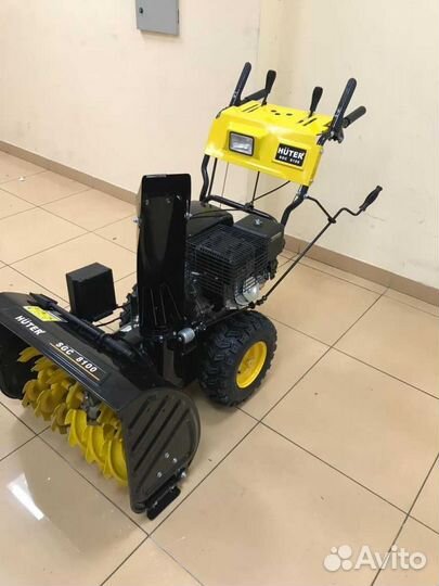 Снегоуборщик Huter SGC 8100