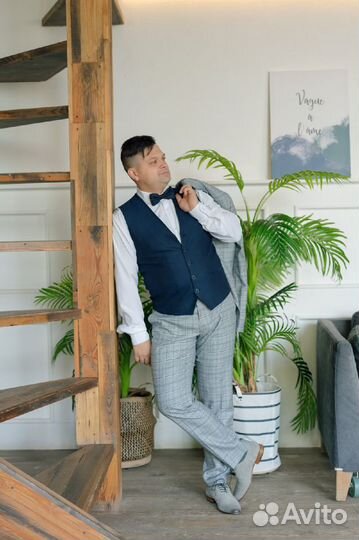 Ведущий + DJ + фокусник. цена договорная