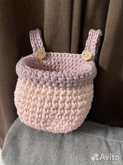Вязаная подвесная трикотажная корзинка