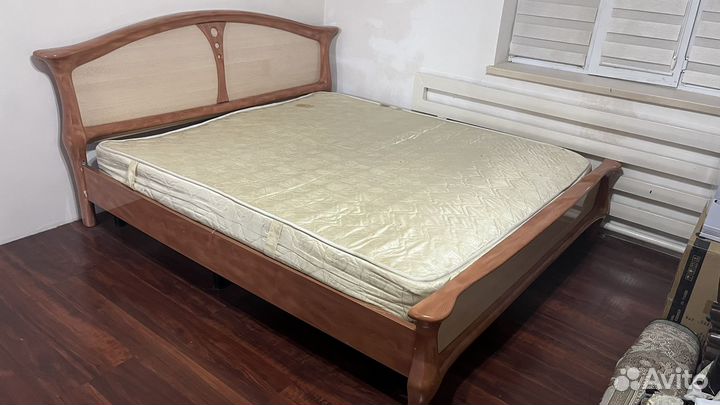 Спальный гарнитур бу