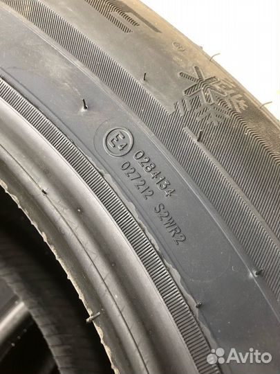 Triangle PL01 235/45 R18