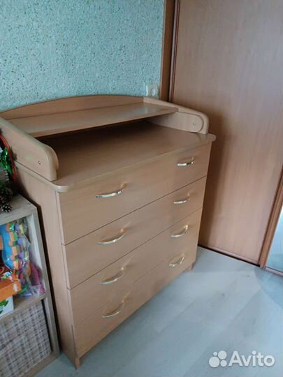 Пеленальный комод-столик