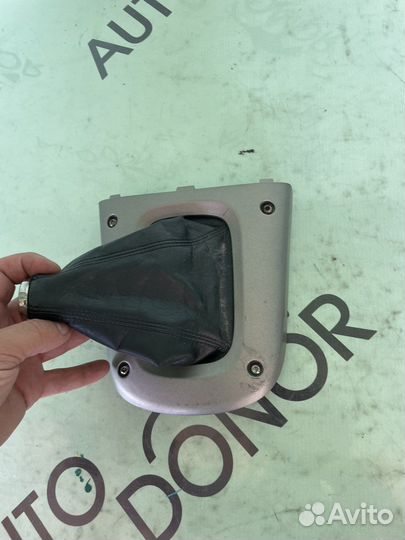 Накладка рычага МКПП toyota rav4 xa20