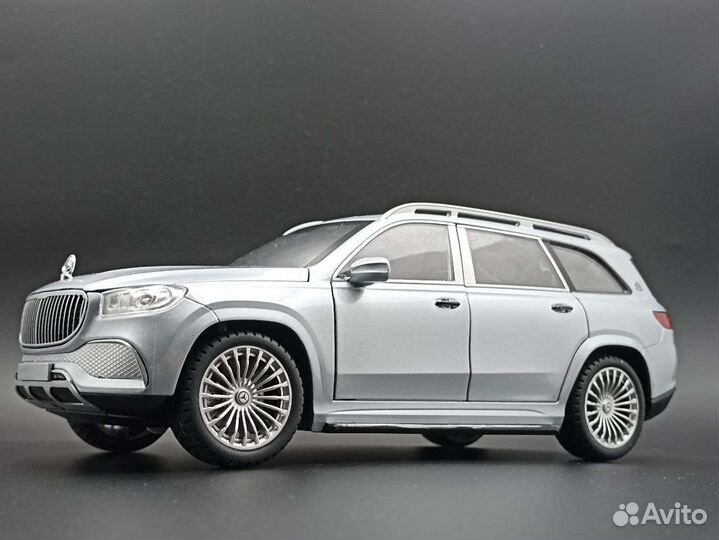 Коллекционная модель мет. Mercedes-Maybach GLS 600