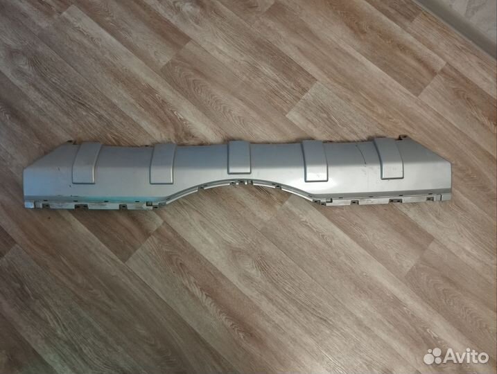 Накладка заднего бампера mitsubishi pajero 4