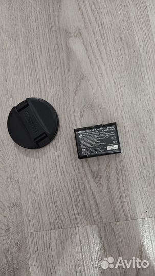 Продам зеркальный фотоаппарат Canon EOS 1100D