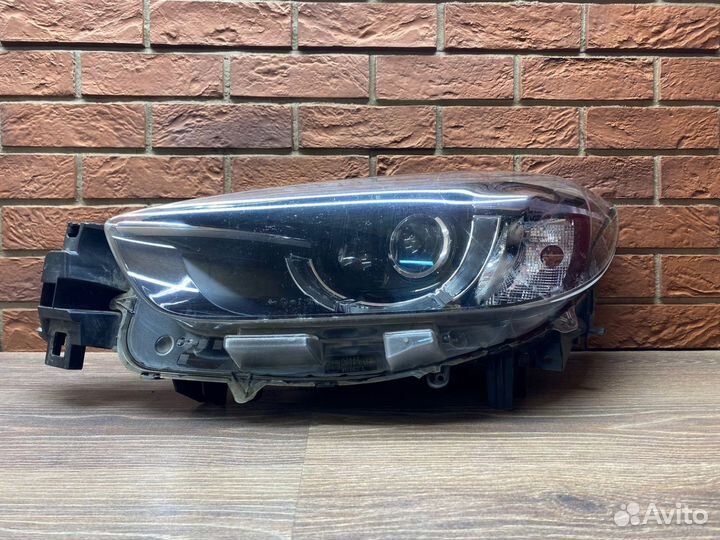 Фара левая Mazda CX 5 2015-2017 LED Адаптивная