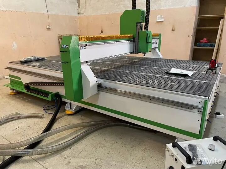 Станок фрезерный с чпу/Вакуумная подготовка CH-2030L