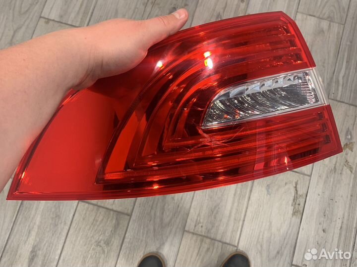 Фонарь задний левый наружний