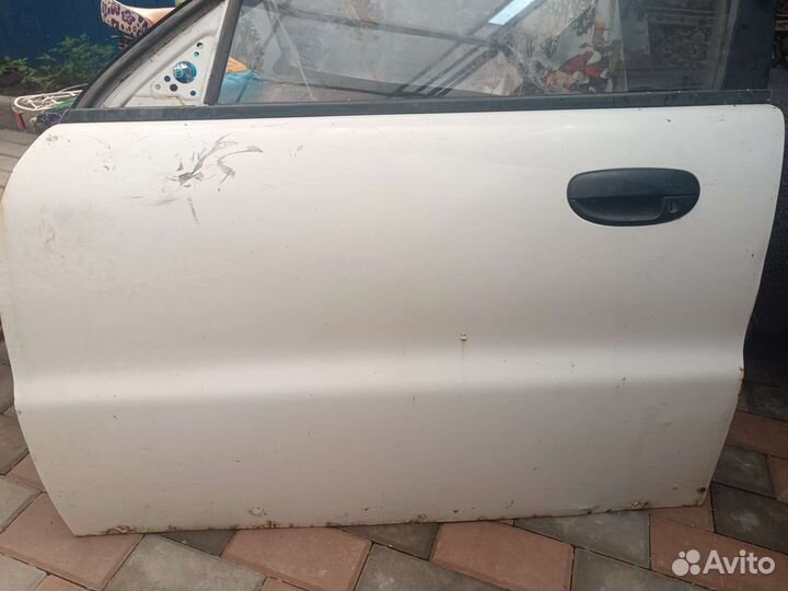 Передняя левая дверь chevrolet lanos