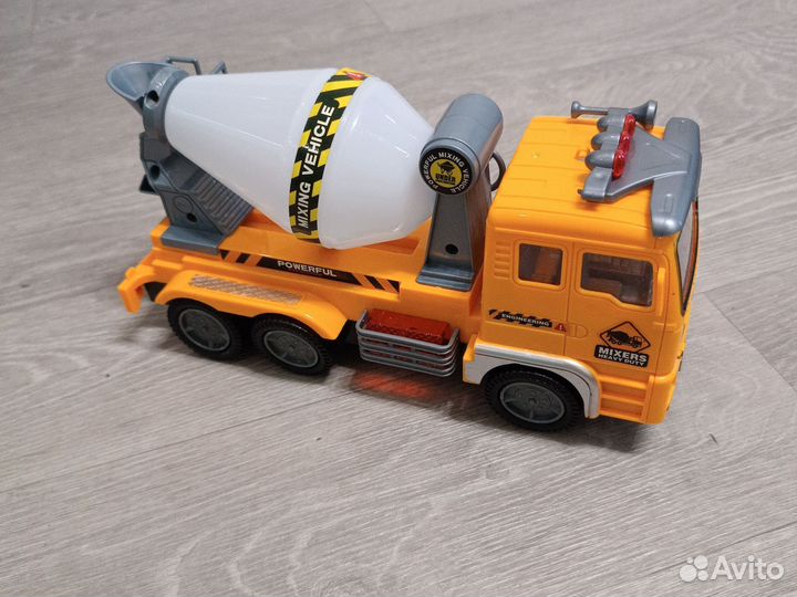 Музыкальная машина,звук и свет