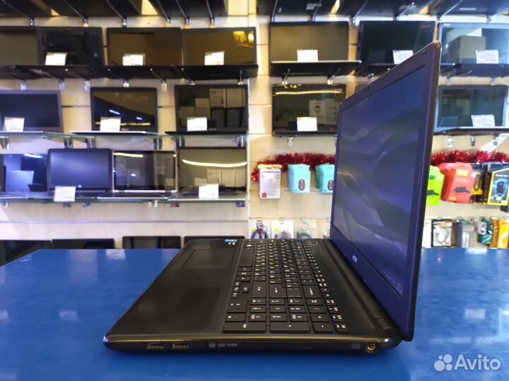 Ноутбук Acer 15.6 Core i7, 8GB озу, игры с SSD