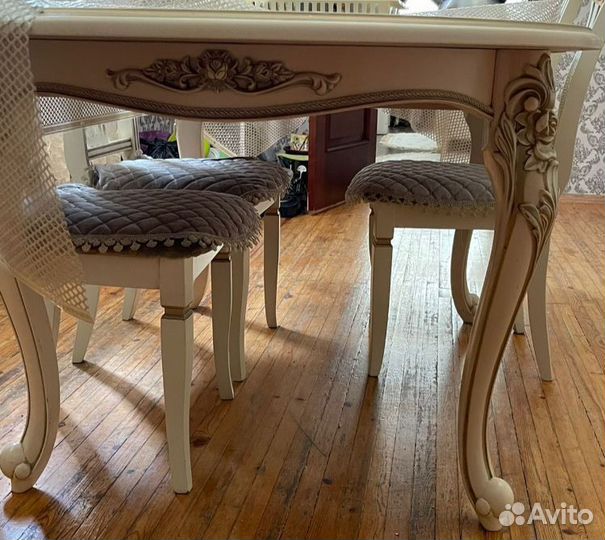 Кухонный стол