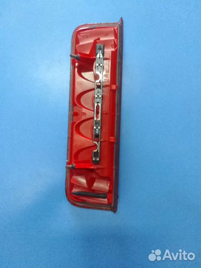 Дополнительный стоп-сигнал Peugeot 207 рест. 2010