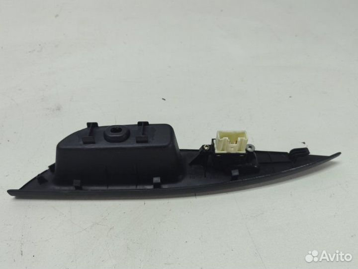 Накладка двери задняя правая задняя правая Mazda