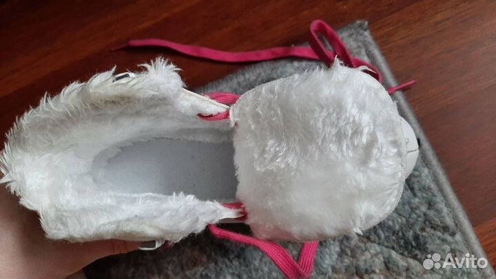 Коньки для девочки размер 33- 34