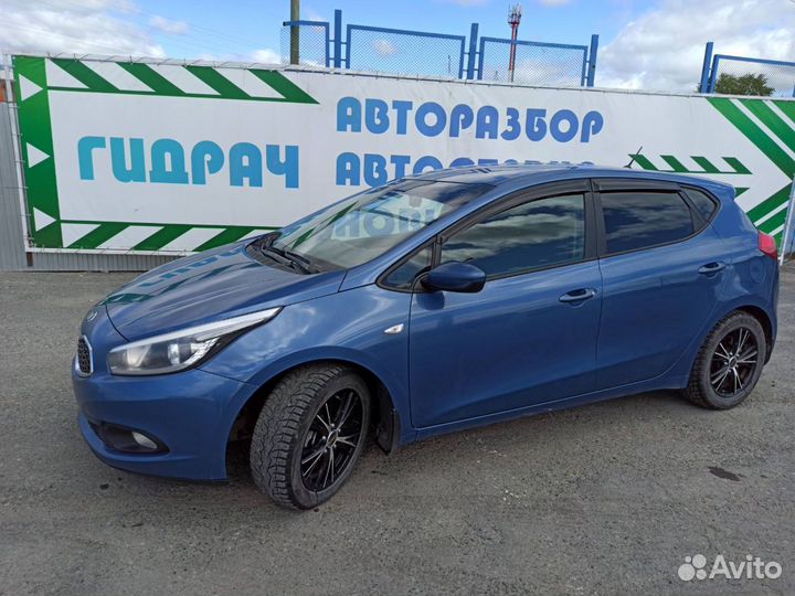 Накладка на порог передняя правая Kia Ceed 2014 85