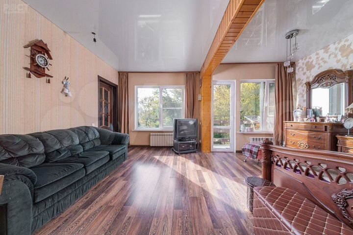 Дом 397 м² на участке 5 сот.