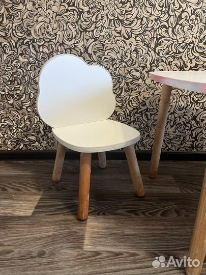 Детский стол и стул