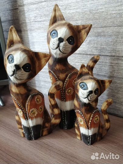 Статуэтки кошек из дерева