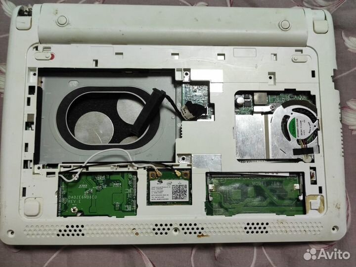 Acer Aspire One Happy2-N578Qyy