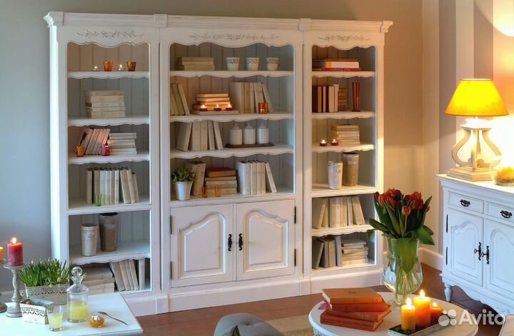 Книжные полки библиотека