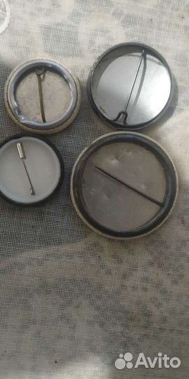 Музыкальные значки Битлз,Квин,мтв,Армстронг