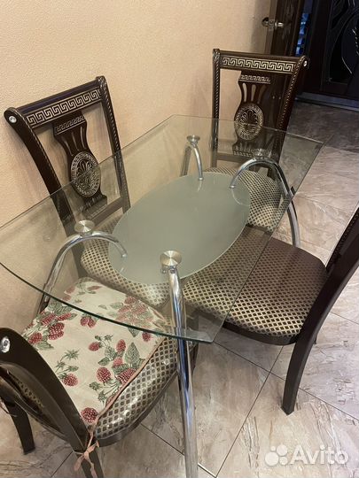 Стол стеклянный