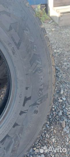 Комплект зимних шин 225/75/16