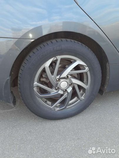 Комплект литых дисков R16 с летней резиной