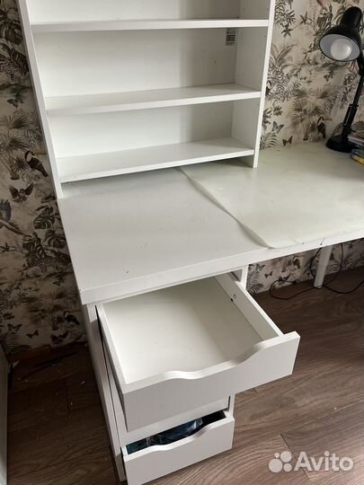 Письменный стол IKEA