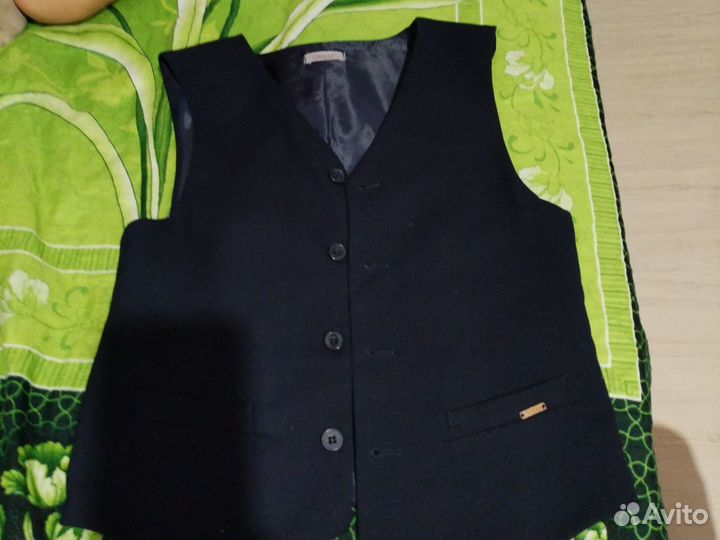 Жилетка для мальчика школьная 140