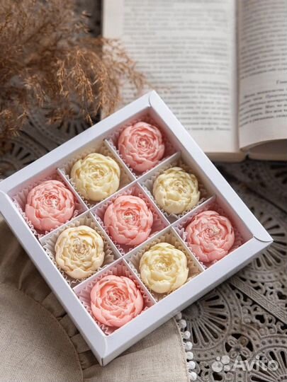 Свечи бутоны пионов