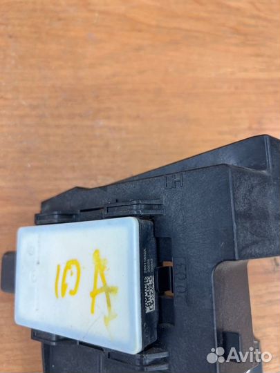 Датчик слепых зон левый Kia Carnival 4 D4HE