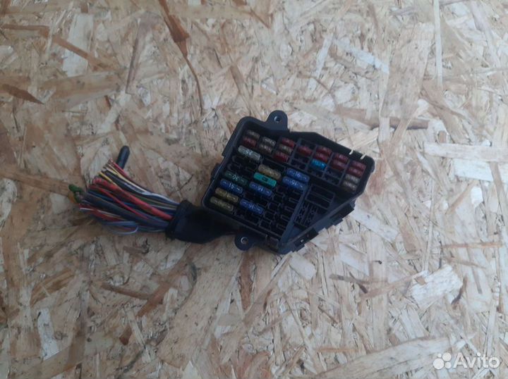 Блок предохранителей audi a6 c5 / a4 b5 / vw b5