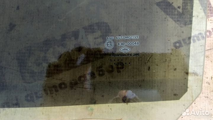 Стекло задней левой двери Renault Duster 4x4