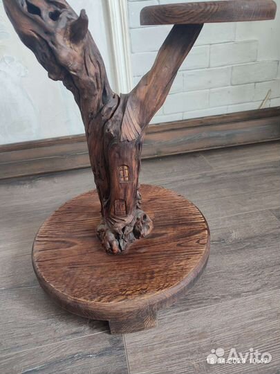 Подставка под цветы из дерева