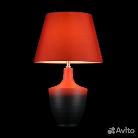 Лампа настольная красная