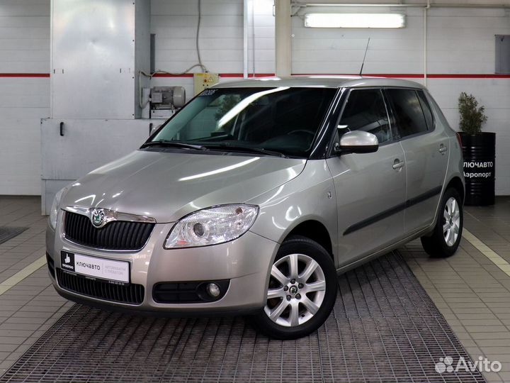 Skoda Fabia 1.6 AT, 2009, 299 000 км