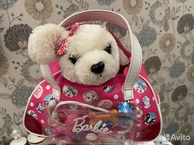 Собака в сумке Barbie