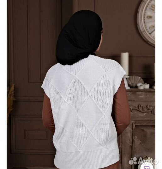 Жилет белый 44-50 новый