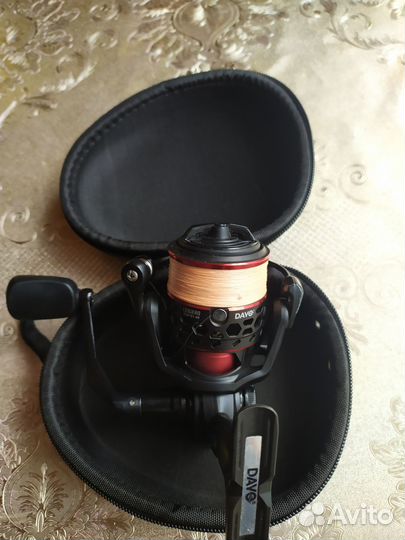 Жесткий чехол для рыбаловной катушки