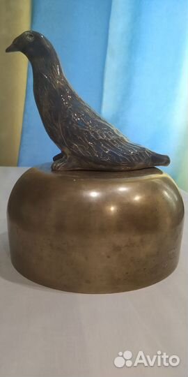 Глиняная свистулька голубь