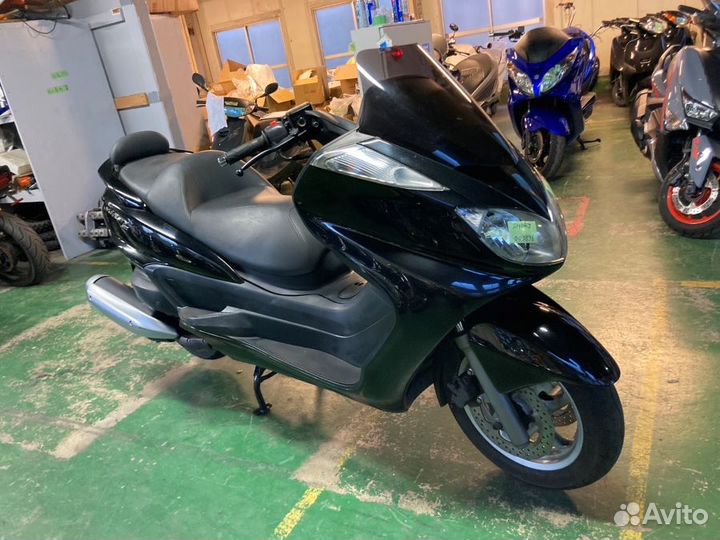 Максискутер Yamaha Majesty 400