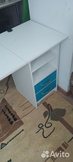 Маникюрный стол складной бу