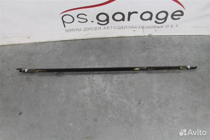 Молдинг стекла задней левой двери Volvo XC90 201