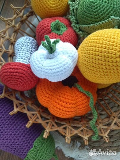 Овощи и фрукты вязаные